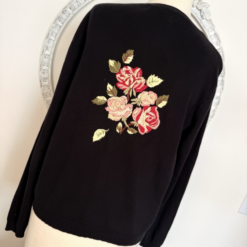 Mercer & Madison Black Floral Crewel Embroidered Cardigan Sweater M Cottagecore